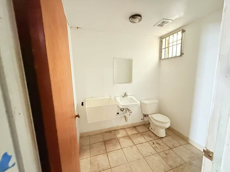 More Photos Of 1277 San Mateo Ave, San Bruno Warehouse For Sale