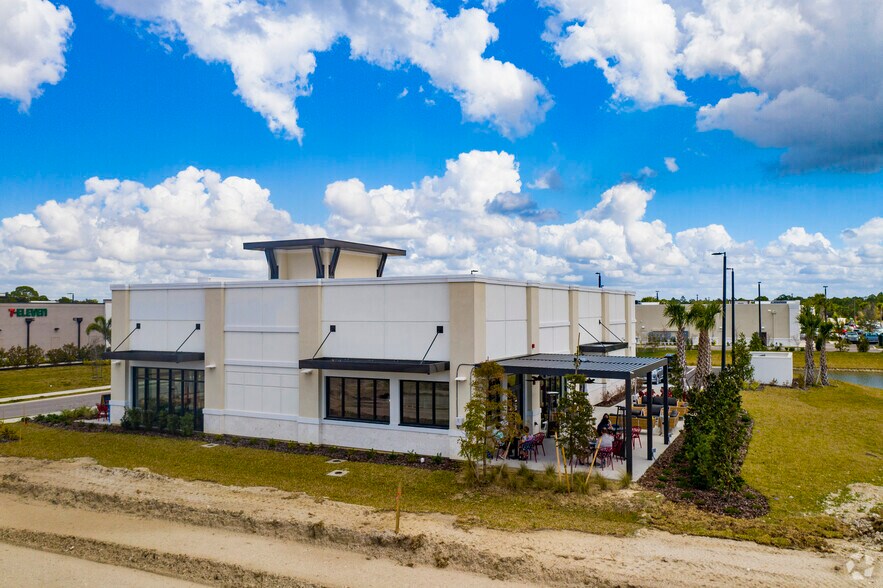 More Photos Of 12775 Mercado Dr, Venice Unknown For Lease