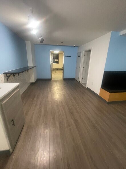 More Photos Of 2813 Ditmars Blvd, Astoria Storefront Retail Residential For Lease