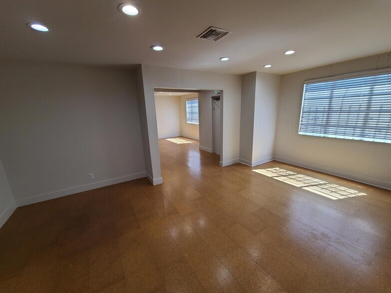 More Photos Of 5533 Satsuma Ave, North Hollywood Warehouse For Sale