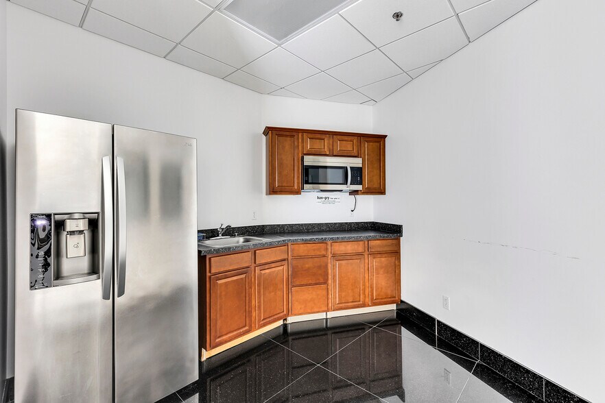 More Photos Of 121-189 S Orange Ave, Orlando Office Residential For Sale