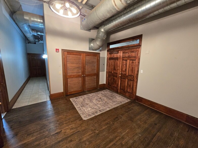 More Photos Of 1667 E 40th St, Cleveland Loft Creative Space For Sale