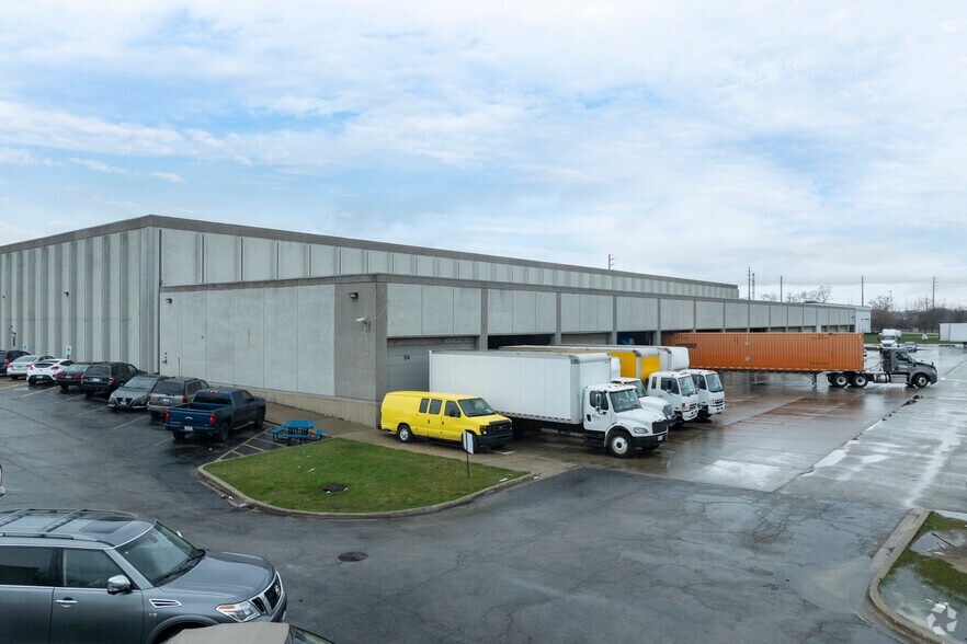 More Photos Of 5999 Butterfield Rd, Hillside Warehouse For Lease