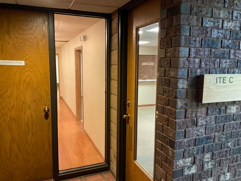 More Photos Of 900 Ridge Rd, Munster Office For Lease