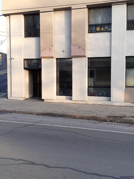 More Photos Of 845 N Main St, Providence Medical For Sale