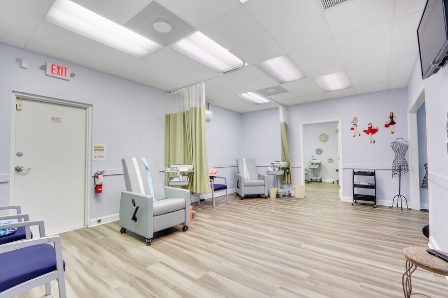 More Photos Of 1405 SE Goldtree Dr, Port Saint Lucie Medical For Lease