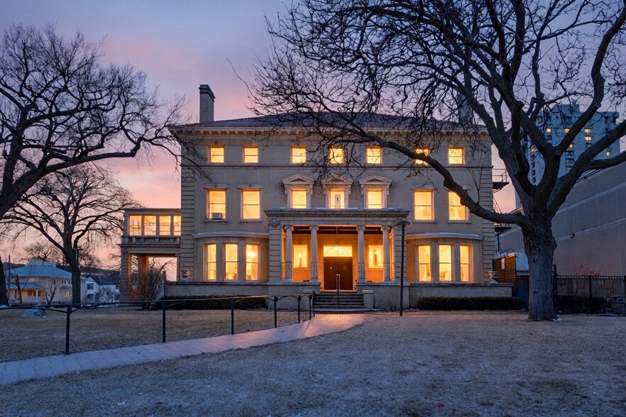 More Photos Of 2540 Park Ave, Minneapolis Schools For Sale