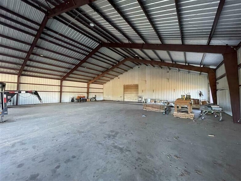 More Photos Of 14933 FM 2964, Whitehouse Warehouse For Lease