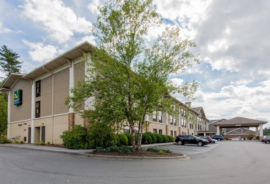 More Photos Of 840 E King St, Boone Hotel For Sale