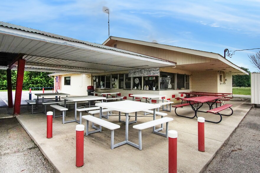 More Photos Of 28102 M 152, Dowagiac Restaurant For Sale