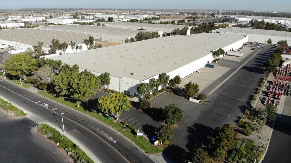 More Photos Of 601 Tesla Dr, Lathrop Warehouse For Lease