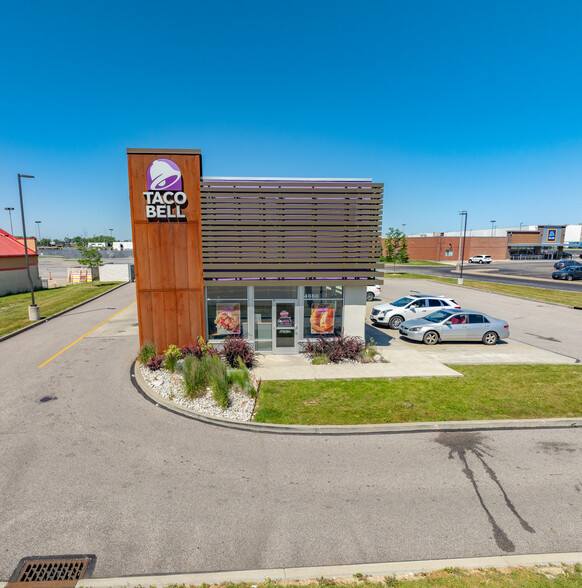 Primary Photo Of 4660 Northfield Rd, North Randall Fast Food For Sale