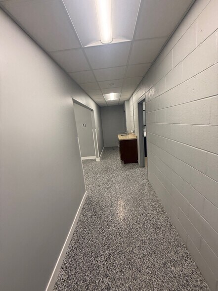 More Photos Of 4901 W 115th St, Alsip Warehouse For Lease