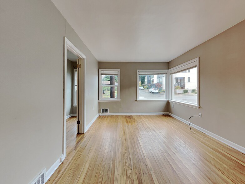 More Photos Of 4700 SW Othello St, Seattle Apartments For Sale