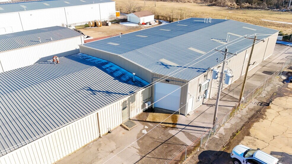 More Photos Of 6735 Whitten Pl, Memphis Service For Sale