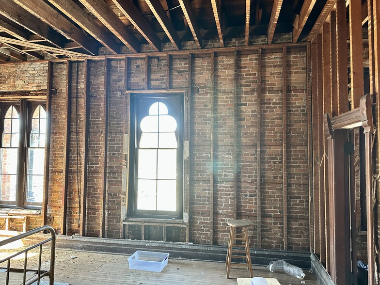 More Photos Of 209 N Oak Ave, Sanford Office Residential For Sale