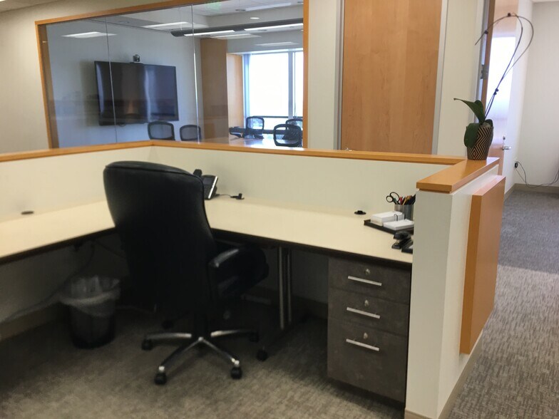 More Photos Of 2049 Century Park E, Los Angeles Office For Lease
