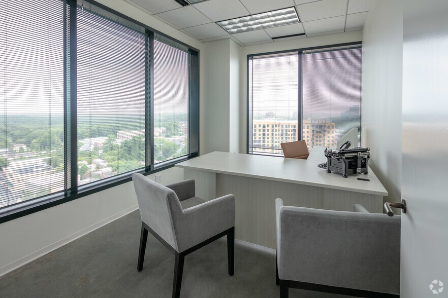 More Photos Of 3060 Peachtree Rd NW, Atlanta Office For Lease