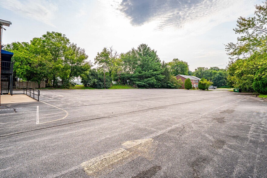 More Photos Of 617 Mulberry St, Elizabethtown Office For Sale