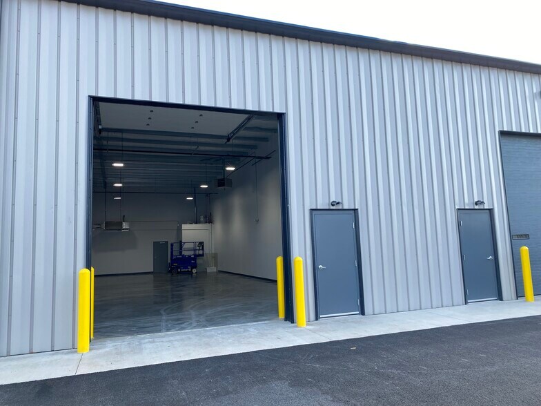 More Photos Of 4440-4460 Reynolds Drive, Hilliard Unknown For Lease