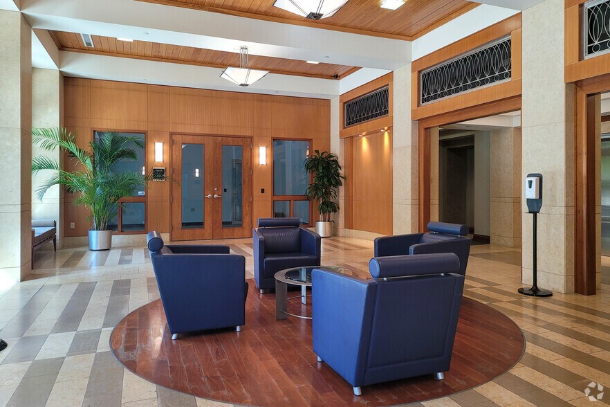 More Photos Of 9995 Gate Pky, Jacksonville Medical For Lease