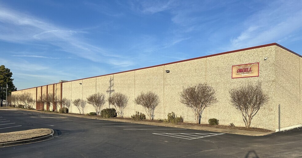 More Photos Of 8950 Hacks Cross Rd, Olive Branch Distribution For Lease