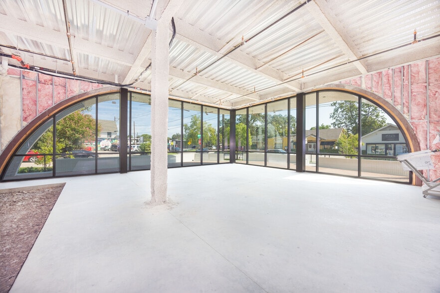 More Photos Of 1023 Studewood St, Houston Storefront Retail Office For Lease