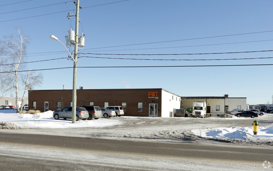 More Photos Of 1297 Industrial Rd, Cambridge Warehouse For Lease