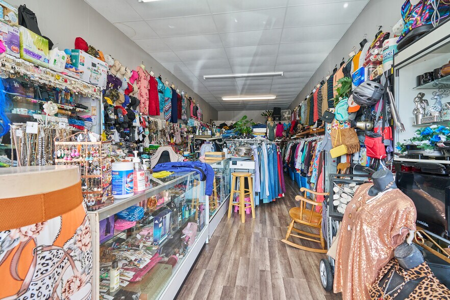 More Photos Of 2157-2163 W Venice Blvd, Los Angeles General Retail For Sale