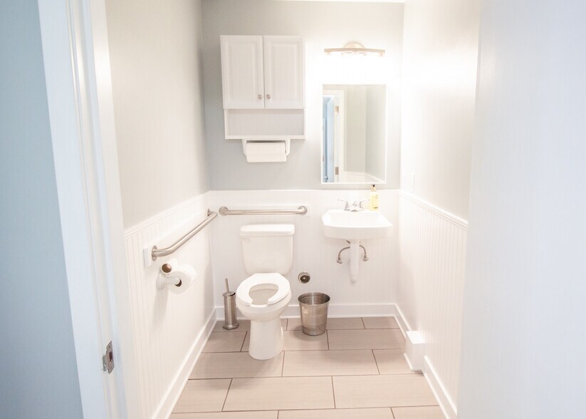 More Photos Of 3951-3955 Market St, Wilmington Loft Creative Space For Lease