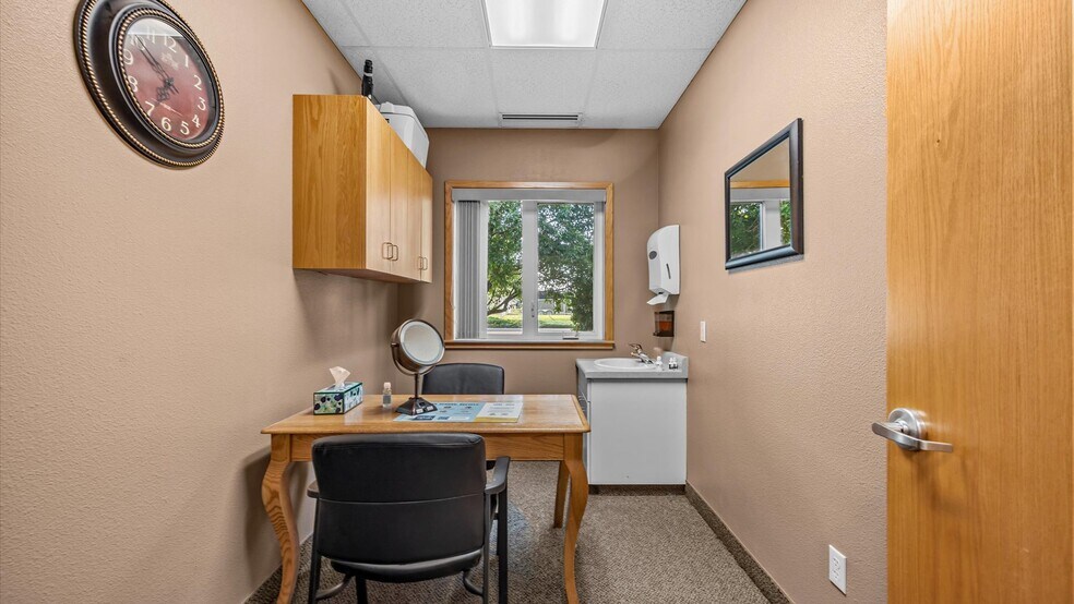 More Photos Of 2737 Crossroads Blvd, Grand Junction Office For Sale