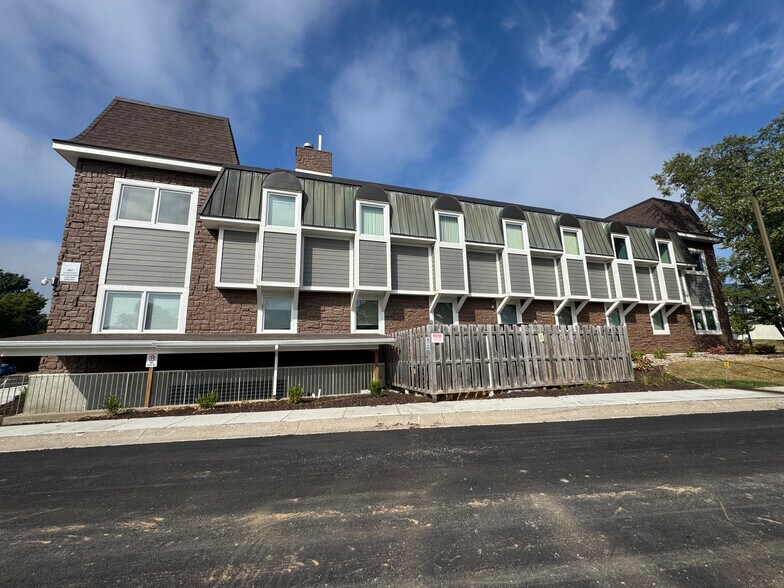 More Photos Of 7211 NW 83rd St, Kansas City Medical For Sale