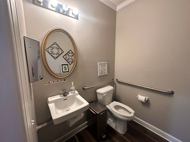 More Photos Of 2450 Atlanta Hwy, Cumming Office For Sale