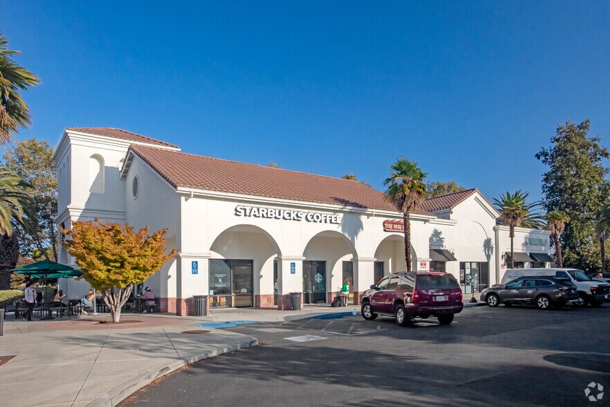Primary Photo Of 495 El Camino Real, Santa Clara Restaurant For Lease
