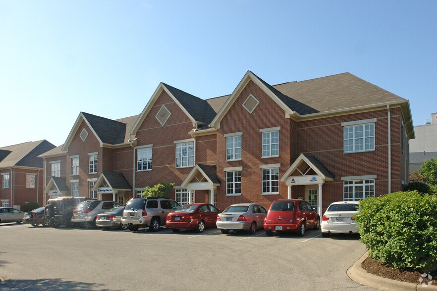 More Photos Of 601 N Shore Dr, Jeffersonville Medical For Sale