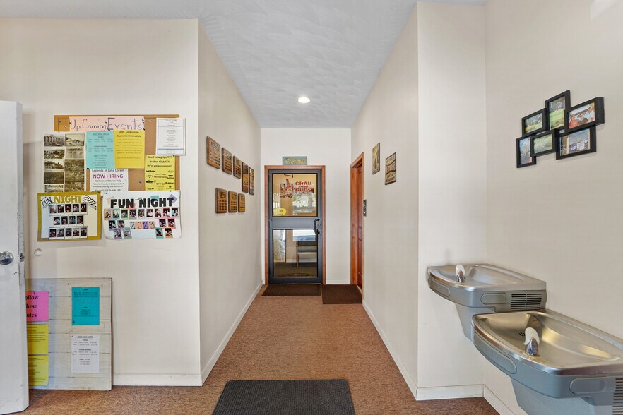 More Photos Of 60 Lake Lorain Rd, Poyntelle Restaurant For Sale