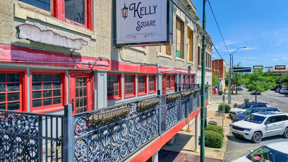 More Photos Of 115 S Travis St, Sherman General Retail For Sale