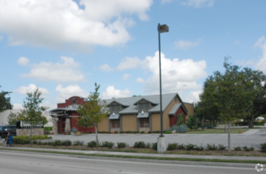 More Photos Of 4800 Sheridan St, Hollywood Unknown For Lease