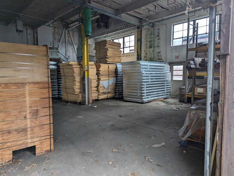 More Photos Of 770 Wethersfield Ave, Hartford Manufacturing For Lease