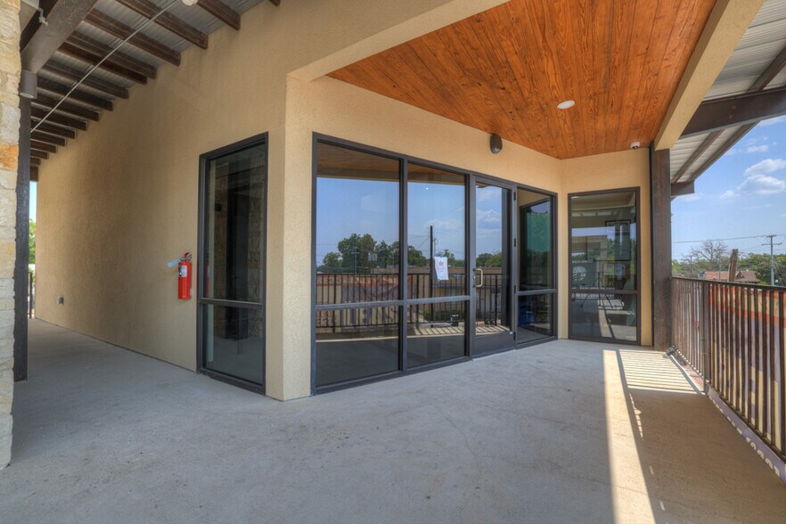 More Photos Of 207 E San Antonio St, New Braunfels Loft Creative Space For Lease