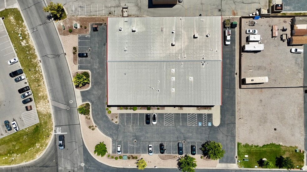 More Photos Of 190 N Cutler Dr, North Salt Lake Warehouse For Lease