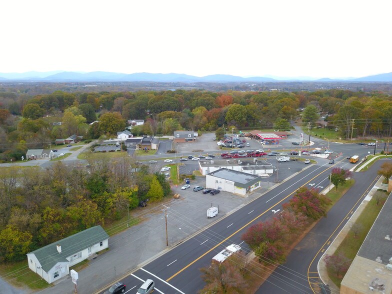 More Photos Of 7106 Timberlake Rd, Lynchburg General Retail For Sale