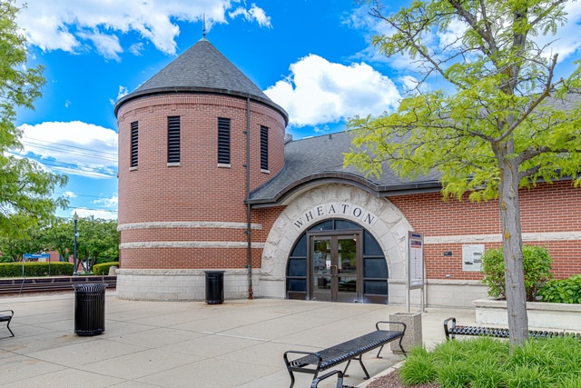 More Photos Of 422 W Wesley St, Wheaton Office For Sale