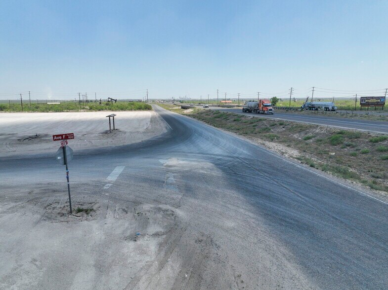 More Photos Of 850 W I-20, Penwell Warehouse For Lease