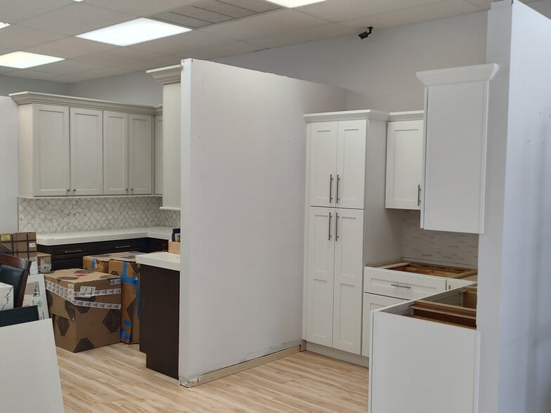More Photos Of 1558 Palm Beach Lakes Blvd, West Palm Beach Freestanding For Lease