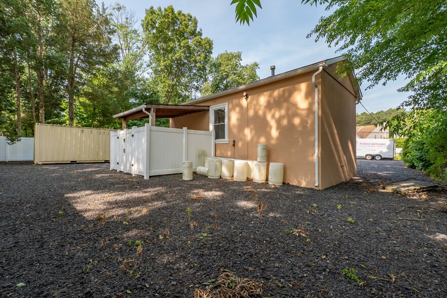 More Photos Of 33 Bordentown Tpke, Jamesburg Showroom For Sale