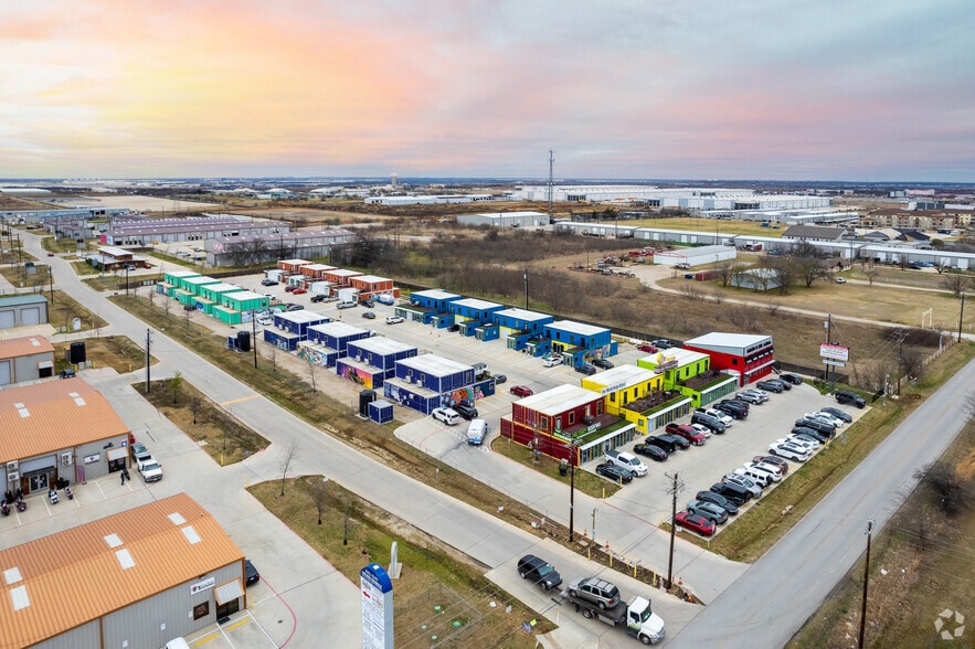 More Photos Of 1953 Golden Heights Rd, Fort Worth Light Distribution For Lease