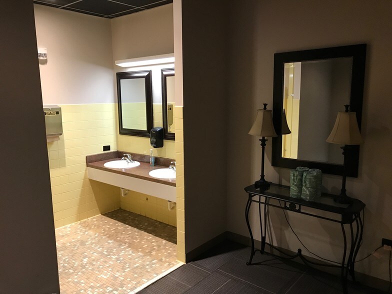 More Photos Of 8030 Arrowridge Blvd, Charlotte Office For Sale