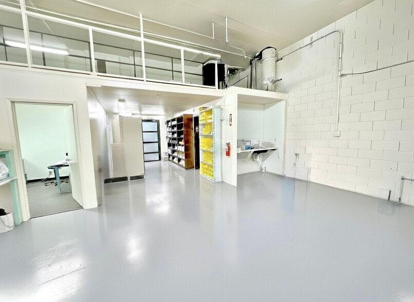 More Photos Of 1166 Independence Ave, Mountain View Warehouse For Lease