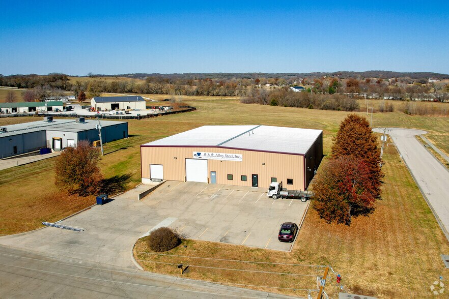 More Photos Of 1821 Commerce Dr, Tonganoxie Warehouse For Sale